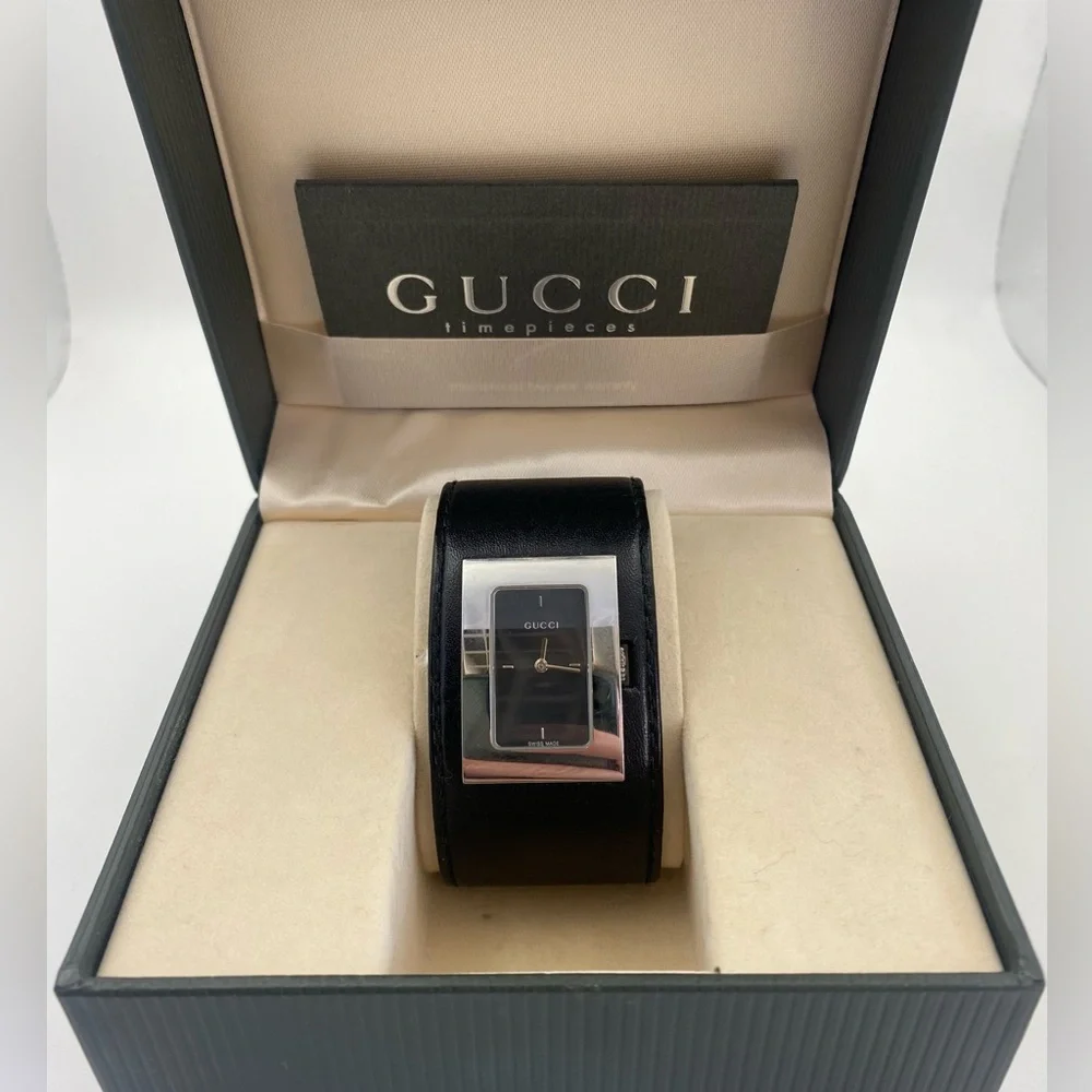 Gucci 7800L Vintage Ladies Black Leather Bangle Cuff Watch - Swiss Made